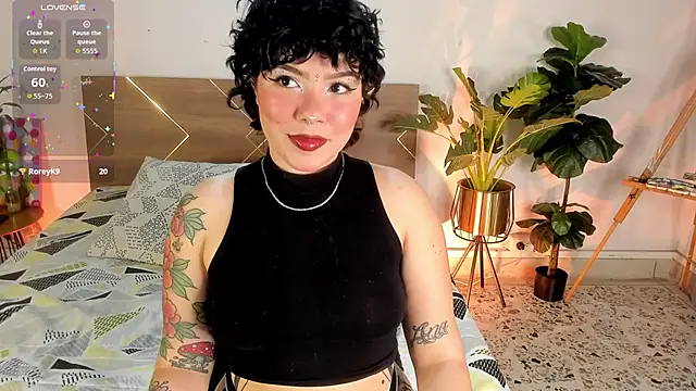 Snapshot of Amy_art chatting on June 2026 11:46:01 PM Amy art online show from June 2026 11:46:01 PM