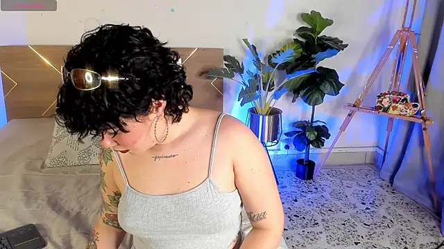 Snapshot of Amy_art chatting on June 2026 08:52:02 PM Amy art online show from June 2026 08:52:02 PM