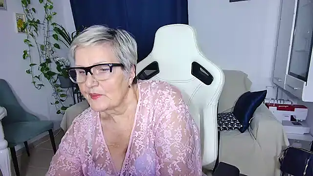 Selenna57 online show from January 2026 06:44:01 PM