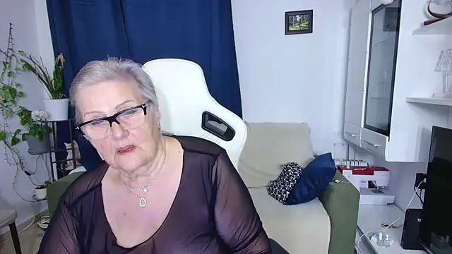 Selenna57 online show from April 2026 05:17:01 PM