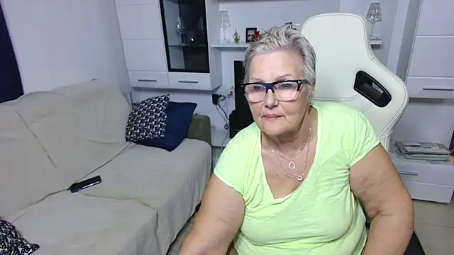 Selenna57 online show from April 2026 05:01:02 PM