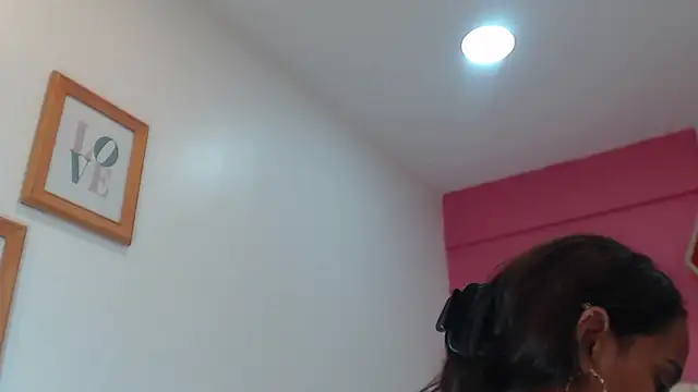 Snapshot of Amber_Moore chatting on September 2025 03:55:01 PM Amber Moore online show from September 2025 03:55:01 PM