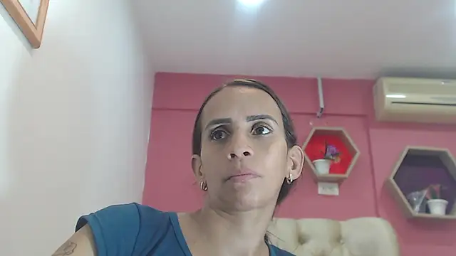 Snapshot of Amber_Moore chatting on September 2025 10:02:01 PM Amber Moore online show from September 2025 10:02:01 PM