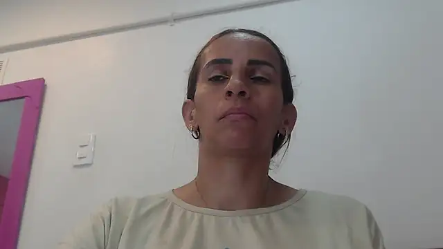 Amber Moore online show from November 2025 10:24:01 PM