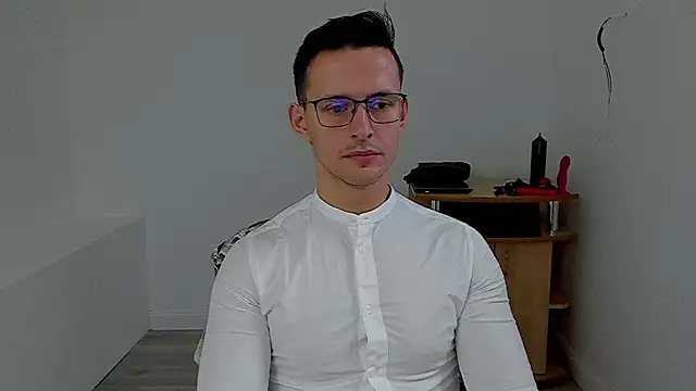 sexxymuscles4u online show from December 2024 07:36:01 AM