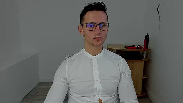sexxymuscles4u online show from December 2024 12:29:02 PM