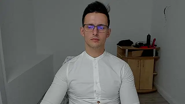 sexxymuscles4u online show from December 2024 02:55:01 PM