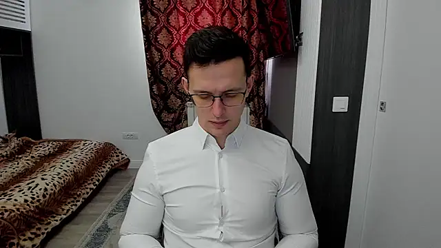 sexxymuscles4u online show from February 2025 08:40:02 AM