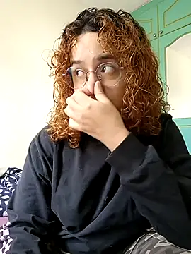 Snapshot of EmmaMelissa0521 chatting on October 2025 04:37:01 PM EmmaMelissa0521 online show from October 2025 04:37:01 PM