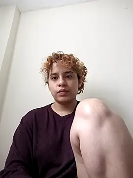 Snapshot of EmmaMelissa0521 chatting on October 2025 07:56:01 PM EmmaMelissa0521 online show from October 2025 07:56:01 PM