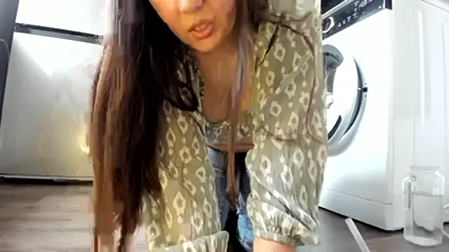 MiaMarrone online show from June 2026 02:33:01 PM