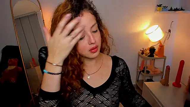 Cassandra Caiin online show from September 2025 01:43:02 PM