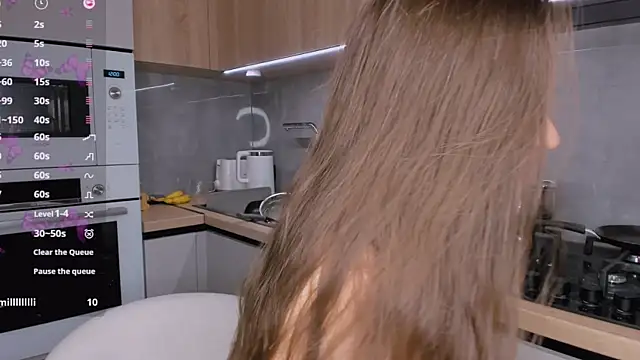 BondGirll online show from December 2024 05:23:02 PM