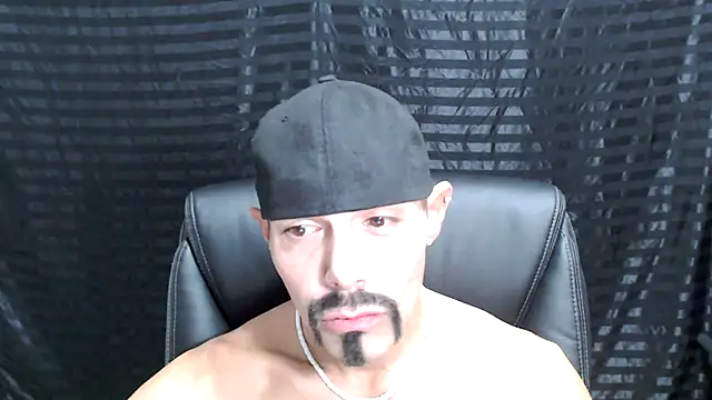 Snapshot of ThickD2C chatting on December 2024 05:40:01 PM ThickD2C online show from December 2024 05:40:01 PM