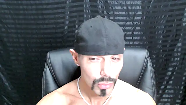 Snapshot of ThickD2C chatting on December 2024 08:44:02 PM ThickD2C online show from December 2024 08:44:02 PM