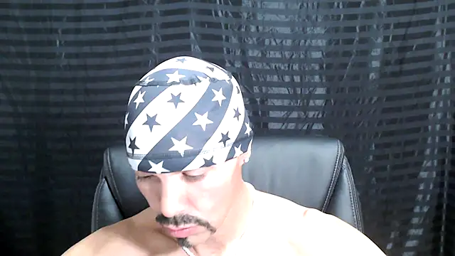Snapshot of ThickD2C chatting on January 2025 07:56:01 PM ThickD2C online show from January 2025 07:56:01 PM