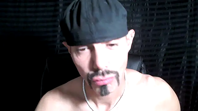 Snapshot of ThickD2C chatting on January 2025 06:03:02 PM ThickD2C online show from January 2025 06:03:02 PM