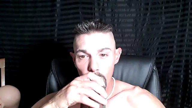 Snapshot of ThickD2C chatting on February 2025 07:54:02 PM ThickD2C online show from February 2025 07:54:02 PM