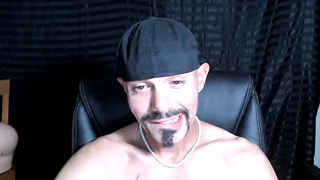 Snapshot of ThickD2C chatting on February 2025 05:39:02 PM ThickD2C online show from February 2025 05:39:02 PM