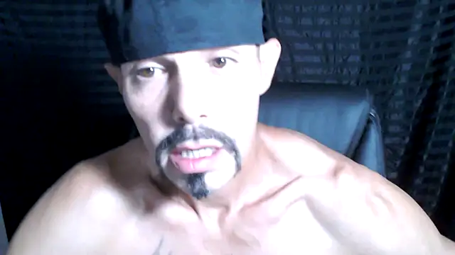 Snapshot of ThickD2C chatting on March 2025 10:37:02 PM ThickD2C online show from March 2025 10:37:02 PM