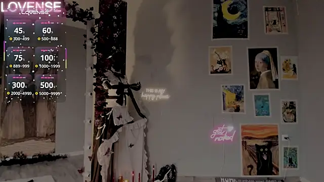 Careful i bite online show from October 2025 05:19:01 AM