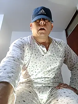 Snapshot of chicoguapo8 chatting on September 2025 03:02:01 PM chicoguapo8 online show from September 2025 03:02:01 PM