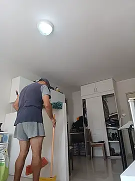 chicoguapo8 online show from June 2026 04:33:01 PM