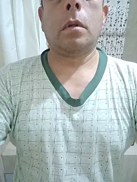 chicoguapo8 online show from June 2026 08:00:02 AM
