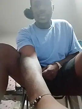 Snapshot of Makeyoucumallover chatting on November 2025 03:27:01 AM Makeyoucumallover online show from November 2025 03:27:01 AM