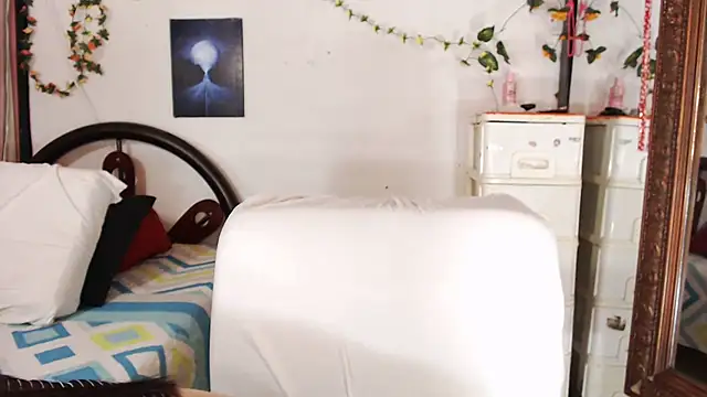 Estefani 32 online show from September 2025 04:40:02 PM