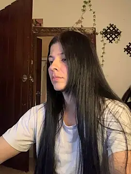 Estefani 32 online show from April 2026 07:18:01 PM