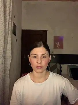 Snapshot of Estefani_32 chatting on July 2026 03:02:01 AM Estefani 32 online show from July 2026 03:02:01 AM