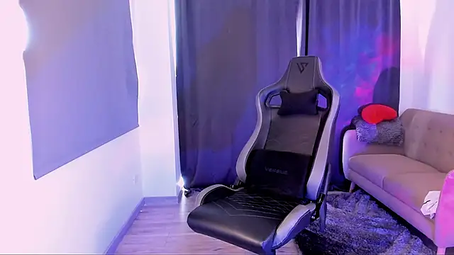 Liam V online show from March 2025 07:57:02 PM