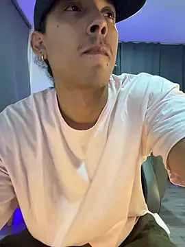 Liam V online show from March 2026 03:34:02 AM