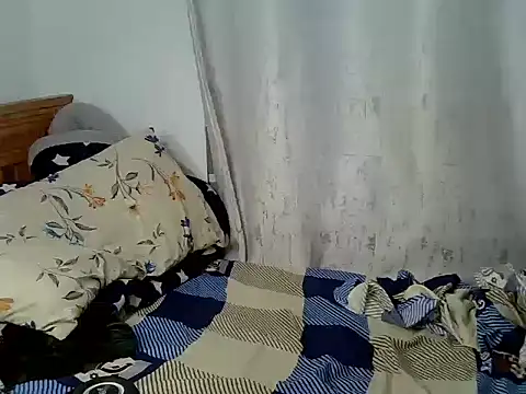 purplescarlet online show from March 2026 05:38:01 PM