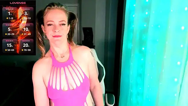 britteebee online show from October 2025 09:40:02 AM