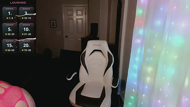 britteebee online show from November 2025 09:09:02 AM