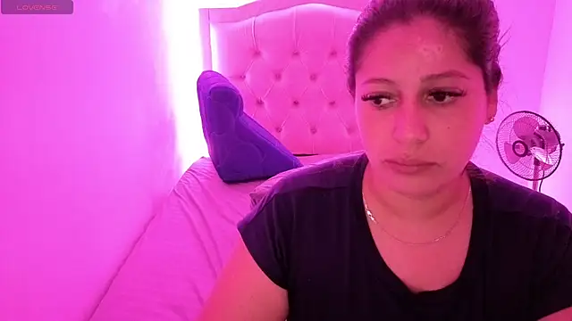 Nazlyy30 online show from October 2025 05:38:01 AM