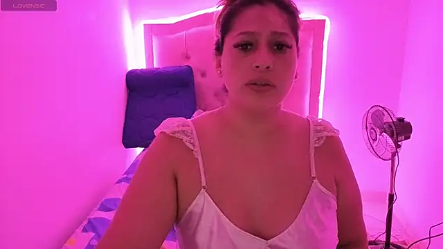 Nazlyy30 online show from October 2025 07:28:01 AM