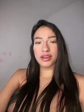 DulceLenns online show from March 2025 10:17:01 PM