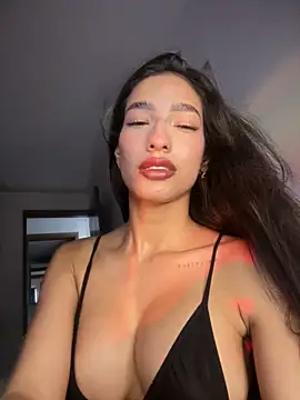 DulceLenns online show from March 2026 06:33:01 PM