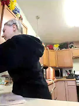 Snapshot of ScarletCallings420 chatting on December 2024 08:21:02 PM ScarletCallings420 online show from December 2024 08:21:02 PM