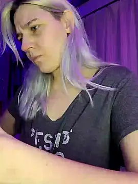 Snapshot of ScarletCallings420 chatting on December 2024 02:57:01 AM ScarletCallings420 online show from December 2024 02:57:01 AM