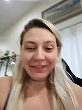 Snapshot of ScarletCallings420 chatting on February 2025 06:32:02 PM ScarletCallings420 online show from February 2025 06:32:02 PM