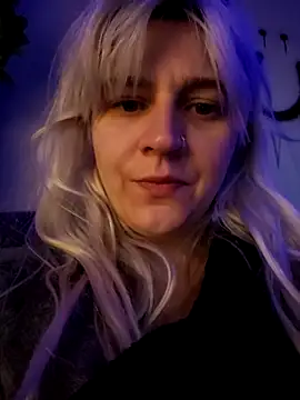 Snapshot of ScarletCallings420 chatting on November 2025 05:25:02 PM ScarletCallings420 online show from November 2025 05:25:02 PM