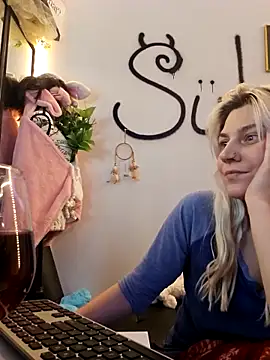 ScarletCallings420 online show from November 2025 08:08:01 PM