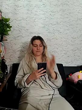 ScarletCallings420 online show from April 2026 07:47:01 PM