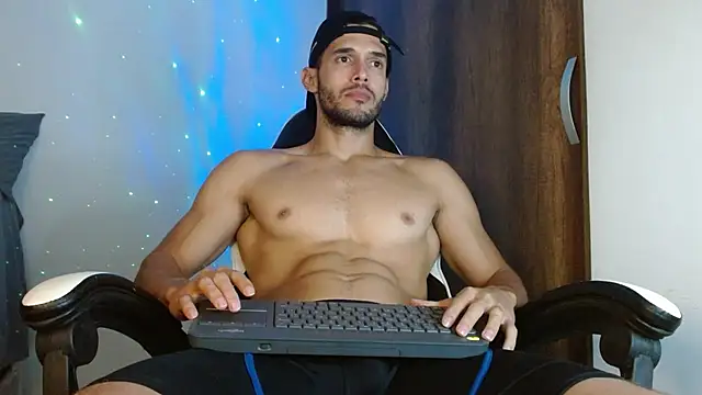 Noah jhonsonn online show from December 2024 11:39:02 AM
