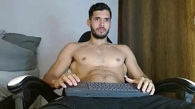 Noah jhonsonn online show from January 2025 04:51:02 PM