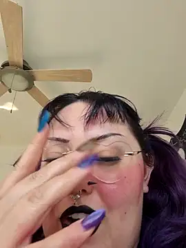 Cutegothcrybabyx online show from June 2026 10:13:02 PM